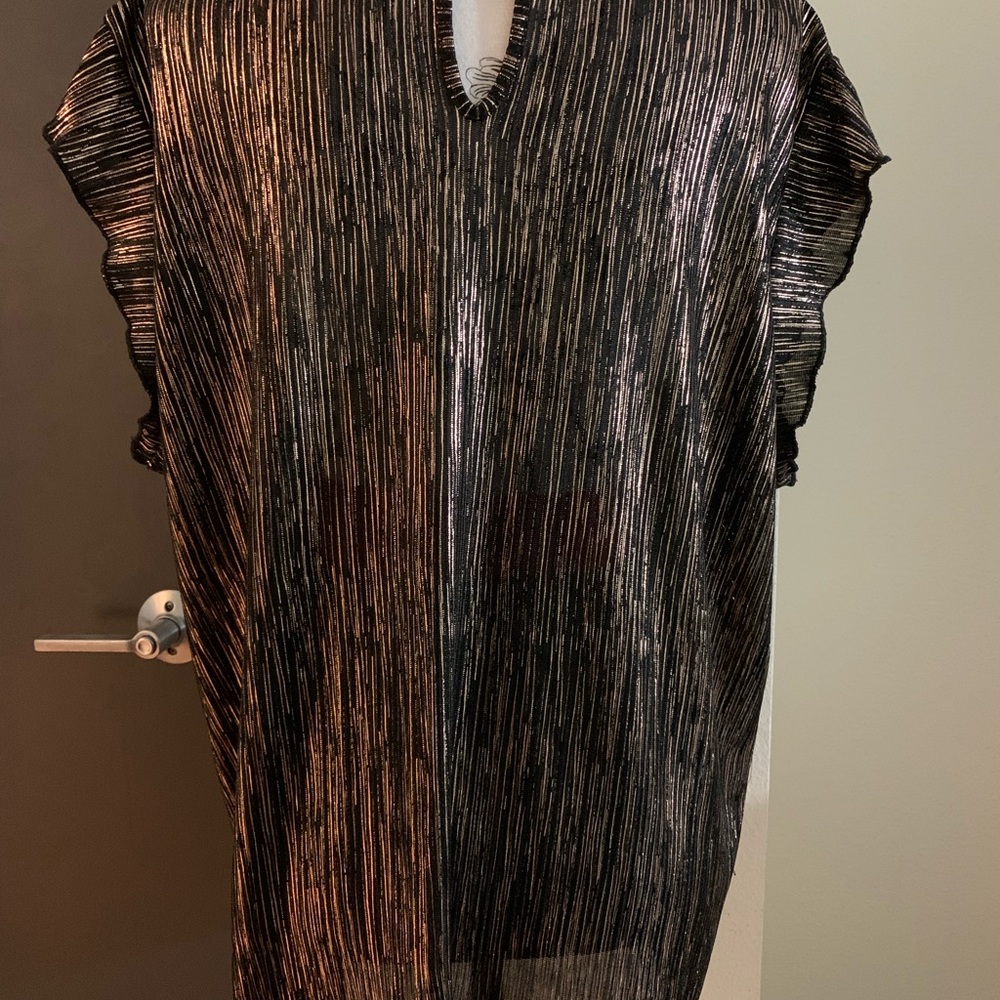 Size 26/28 bronze shimmer top!